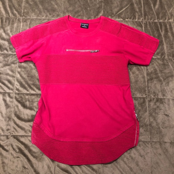 Rare❗️Red Victorious T-shirt with Cotton and Zipper details - Picture 1 of 6